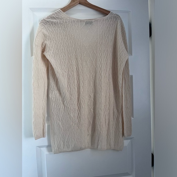 Babaton Linen V-Neck Sweater - Picture 3 of 6